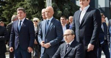 Як «патріоти» вчергове не розгледіли та з’їли державника Як «патріоти» вчергове не розгледіли та з’їли державника