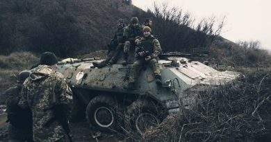 Братик, ты присмотри там сверху за нашими, ладно?.. Братик, ты присмотри там сверху за нашими, ладно?..