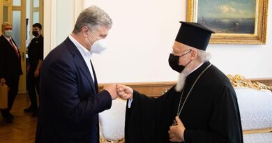 Петро Порошенко зустрівся із Вселенським Патріархом Варфоломієм (фото, відео) Петро Порошенко зустрівся із Вселенським Патріархом Варфоломієм (фото, відео)