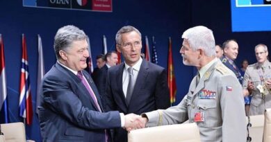 Порошенко привітав генерала Павела з перемогою на виборах Президента Чеської Республіки