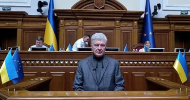 Порошенко в Раді: Україні потрібен уряд порятунку країни, а не Єрмака (відео) Порошенко в Раді: Україні потрібен уряд порятунку країни, а не Єрмака (відео)